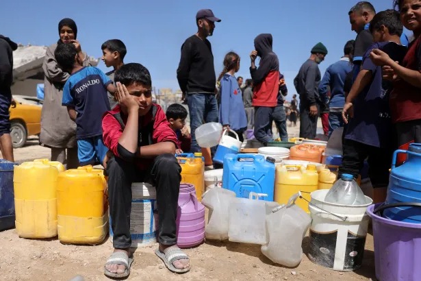 أزمة المياه تتفاقم في شمال غزة.. بلدية جباليا تواجه تداعيات تدمير الآبار