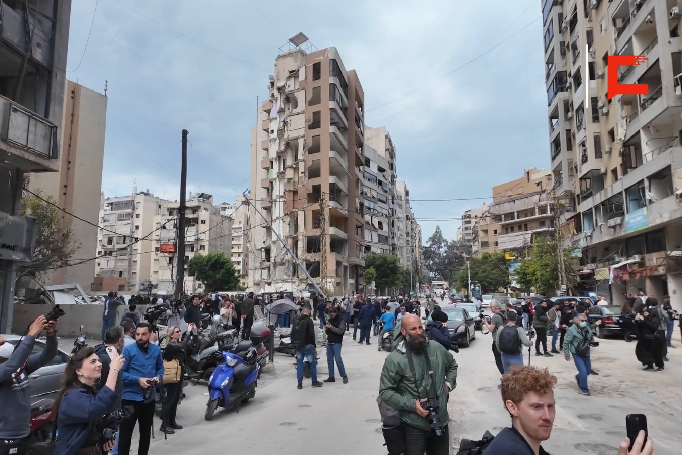 الإعلاميون يجولون في الضاحية الجنوبية لدحض مزاعم استهداف مواقع عسكرية