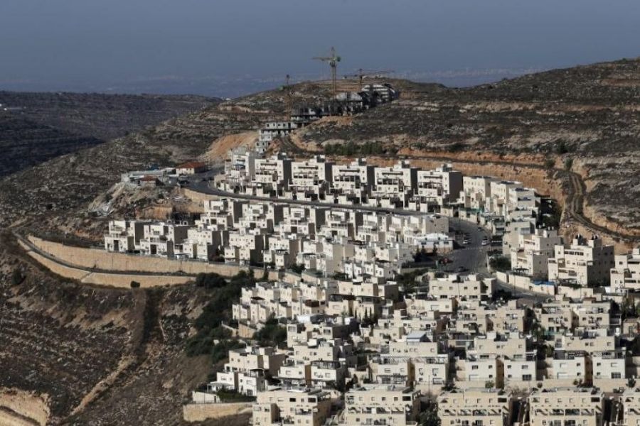 غضب في اليمين بسبب تأجيل مناقصة E1: 