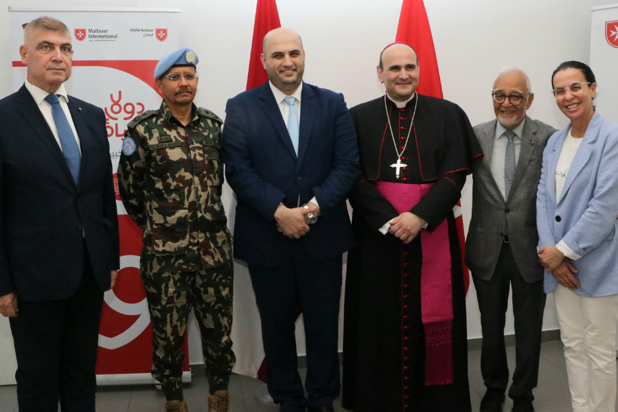 لبنان| وزير الصحة يفتتح أربع عيادات تخصصية نقالة لـ