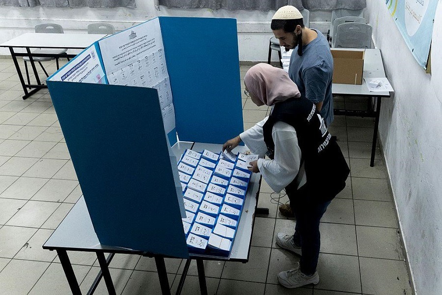 إعلام العدو: بعد فرز 42% من الأصوات تكتل نتنياهو يتقدم على المعارضة بـ57 مقعدًا مقابل 47