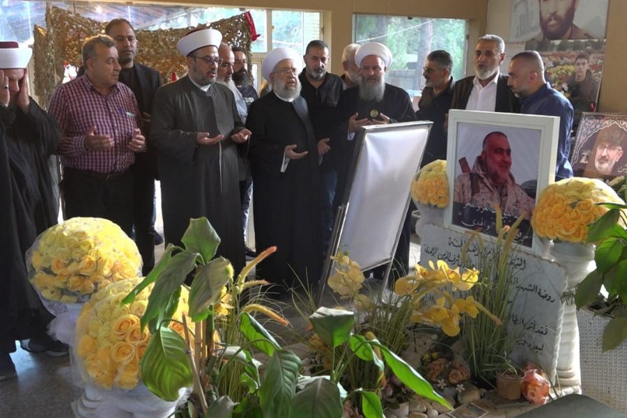 وفد من العلماء برئاسة الشيخ ماهر حمود يزور 