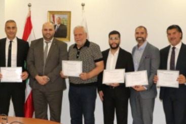 وزير الصحة يستقبل فريقًا طبيًا لبنانيًا من ديترويت نفّذ عمليات جراحية مجانية  