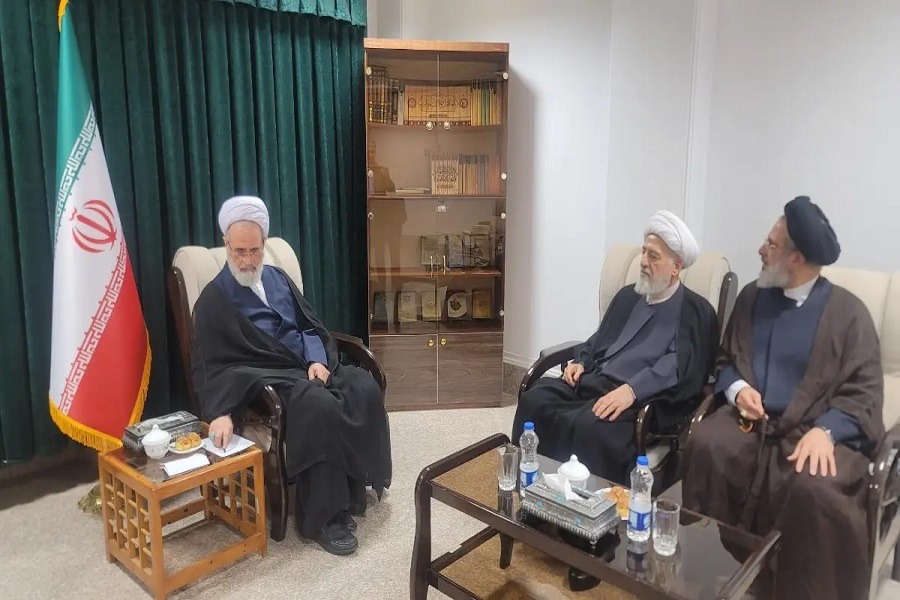 آية الله أعرافي للعلامة الخطيب: لبنان وإيران ساحة واحدة 