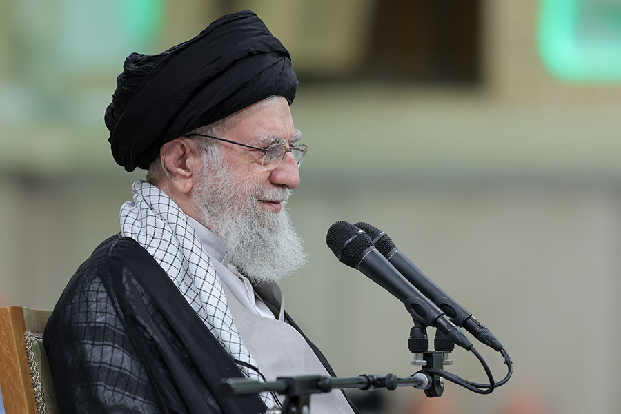 الإمام الخامنئي: سنواصل تعزيز قوتنا رغم أنف الأعداء 