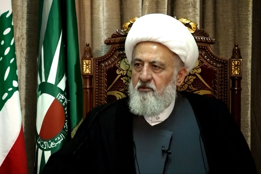  الشيخ الخطيب معزيًا آية الله السيستاني بوفاة زوجه: كانت سندًا في مسيرة دينية مباركة