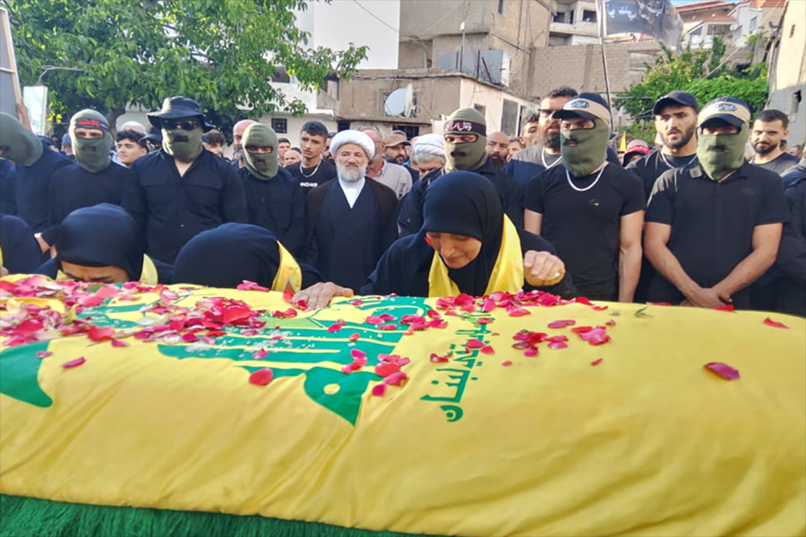 لبايا تشيّع الشهيد المجاهد إلياس قاسم في موكب حاشد