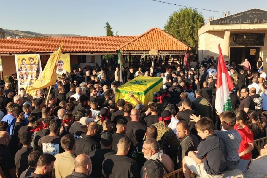حزب الله وأهالي الكنيسة يشيّعون الشهيد المجاهد قاسم محمد ديب زعيتر