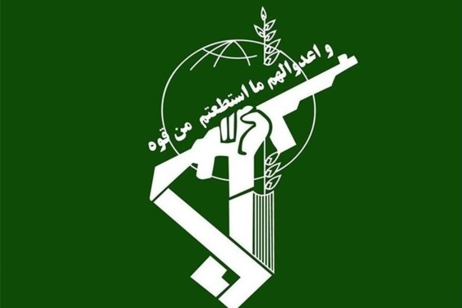 الحرس الثوري: انفجار ناقلتي نفط عملاقتين مخالفتين إثر اصطدامهما بلغم بحري