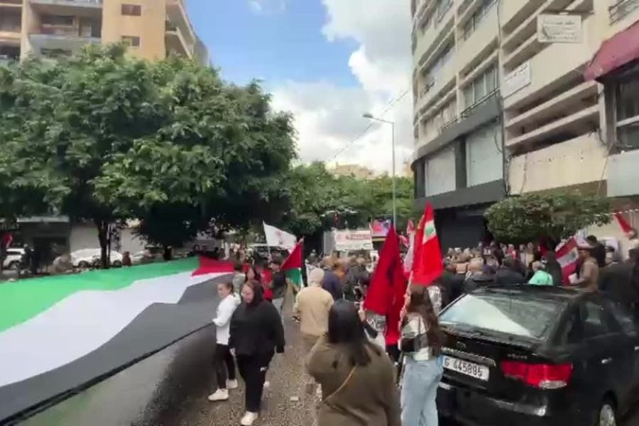 اعتصامٌ للحزب الشيوعي في بيروت رفضًا لأي تفاوض مباشر مع الاحتلال 