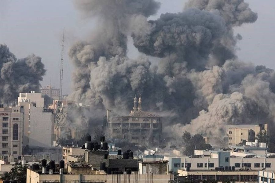 استشهاد فلسطيني وإصابة آخرين في قصف 