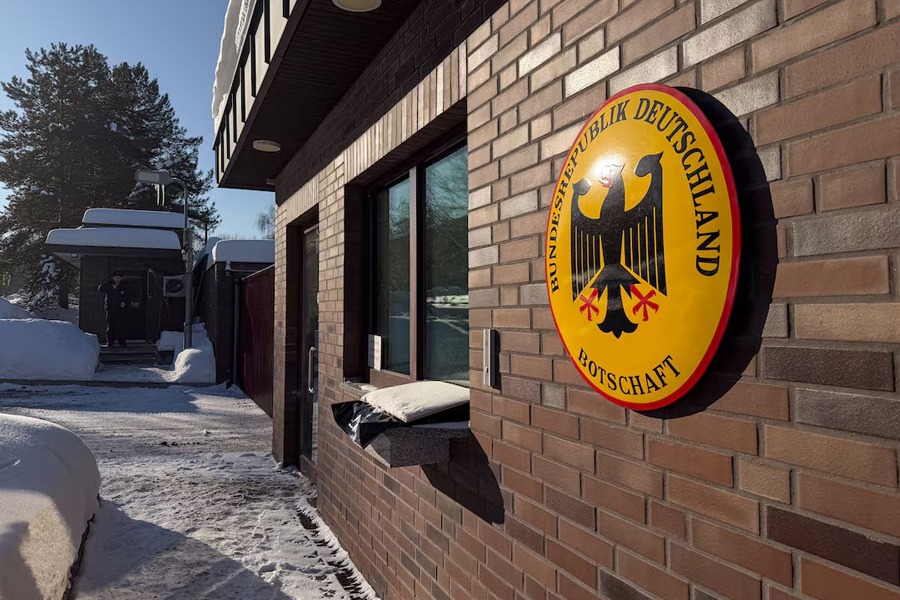 روسيا تطرد دبلوماسيًا ألمانيًا ردًا على قرار برلين وتحمّلها مسؤولية التصعيد