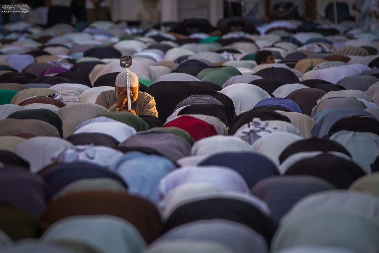 الآلاف يؤدون صلاة عيد الأضحى في العتبات المقدسة