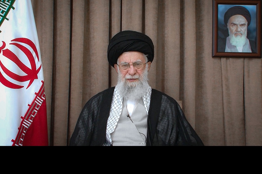 فيديو| الإمام الخامنئي يهنّئ الشعب الإيراني بالانتصار على الصهاينة