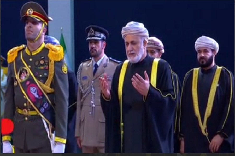رئيس مجلس الشورى العُماني يشارك في مراسم وداع الشهيد الإمام السيد الخامنئي
