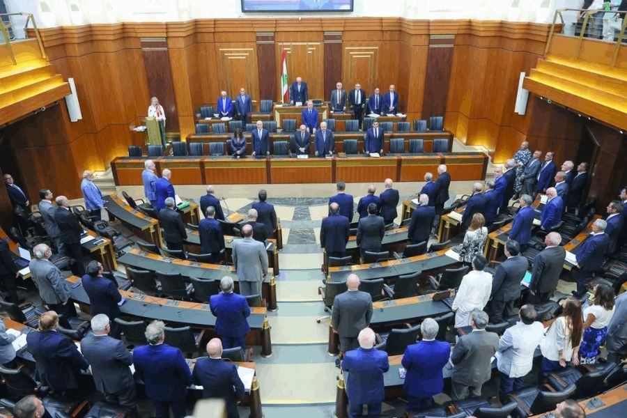 انتخاب أميني السر والمفوضين وأعضاء اللجان النيابية بالتزكية والتوافق