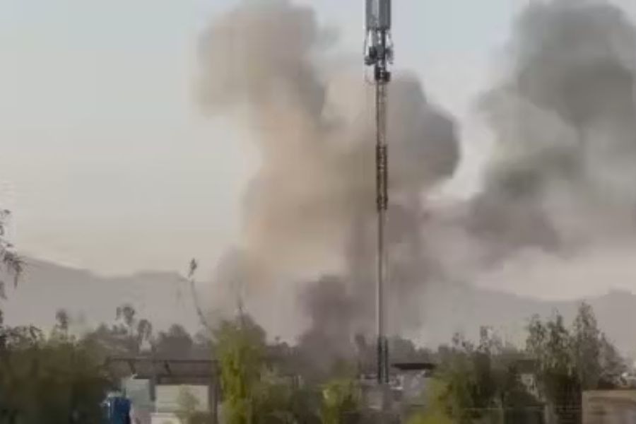 قتلى وجرحى في هجوم انتحاري على مقر عسكري شمال غرب باكستان