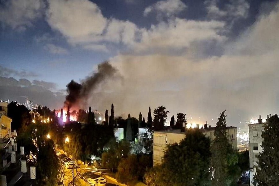 فيديو| انفجارات كبيرة جراء سقوط صواريخ إيرانية في حيفا 