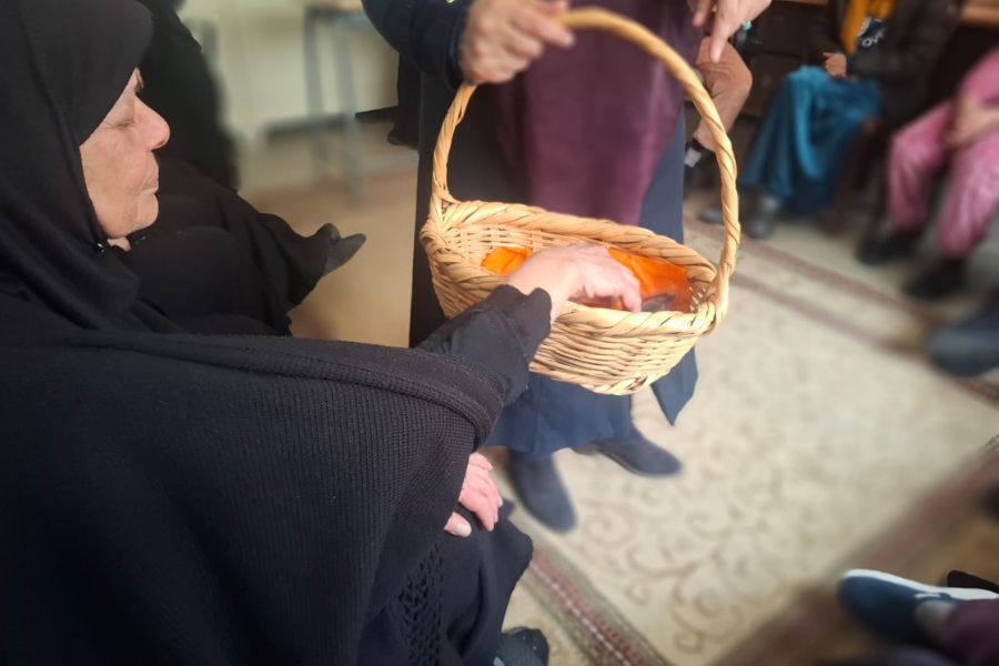 أنشطة نفسية داعمة لتعزيز الصحة النفسية لدى الأهالي النازحين