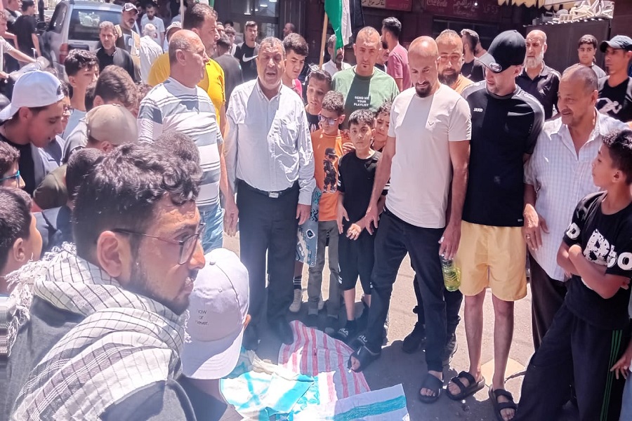 وقفة تضامنية مع الجمهورية الإسلامية الإيرانية داخل مخيم البداوي في طرابلس