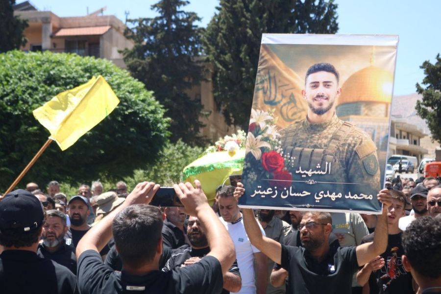 حزب الله وأهالي بلدة حدث بعلبك شيّعوا الشهيد محمد مهدي زعيتر في موكب حاشد