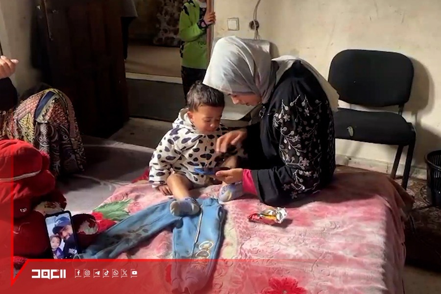 الاحتلال يعذب طفل رضيع بعد اعتقاله مع والده لساعات