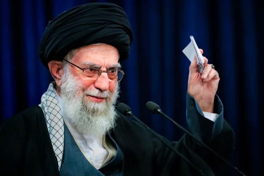 الإمام الخامنئي: المستقبل سيُظهِر التقدّم العسكري والعلمي بوتيرة أسرع نحو آفاق سامية