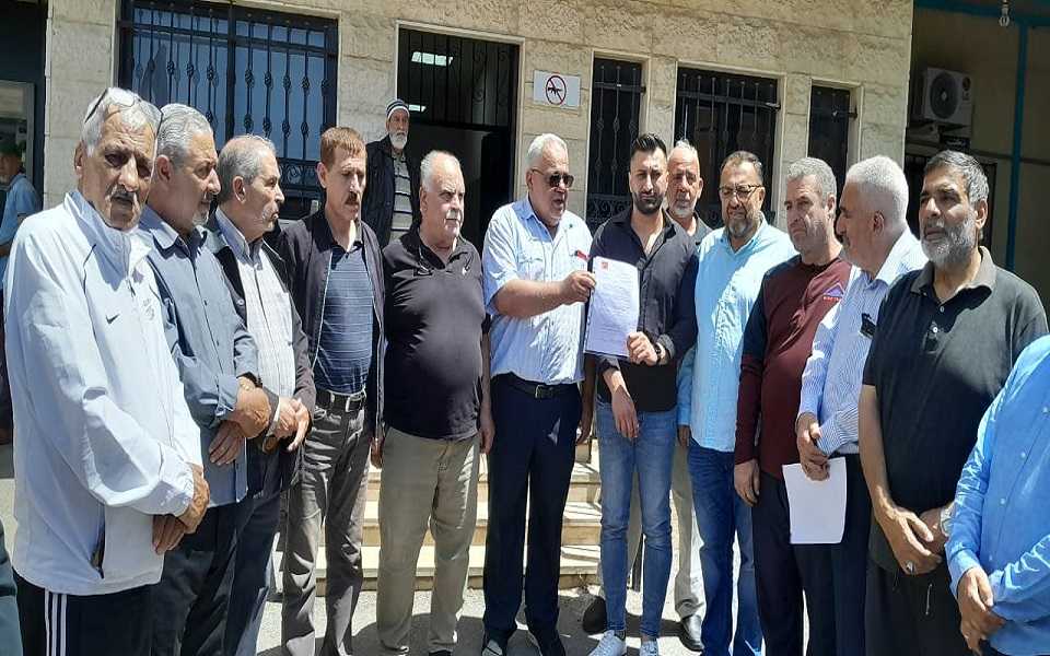 اعتصام حاشد للفصائل الفلسطينية أمام مكتب أونروا في صيدا