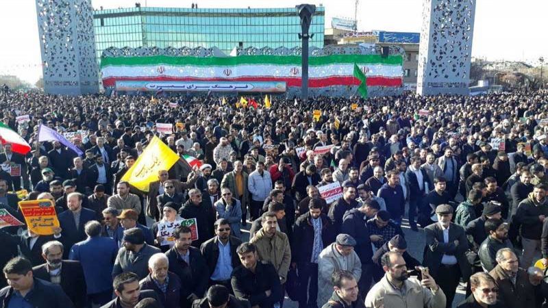 طهران والمدن الايرانية تشهد تظاهرات حاشدة في