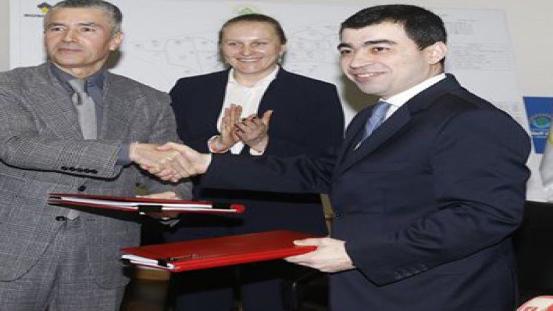 لبنان يوقع عقداً مع 