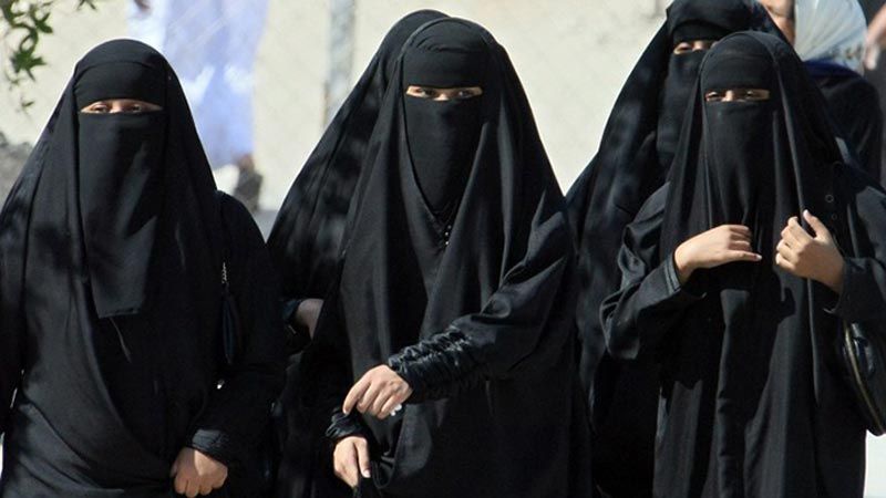 صحيفة إسبانية: المرأة السعودية ضحيَّة التمييز الجندري
