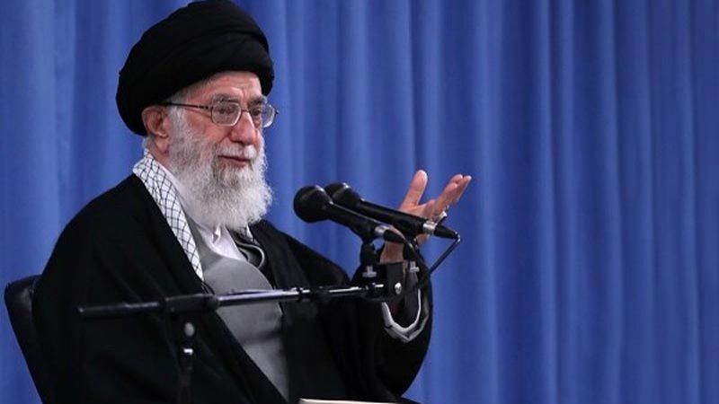 الإمام الخامنئي: استتباع النفاق وعدم تحري الصدق اغرق دول العالم بالمشاكل الداخلية