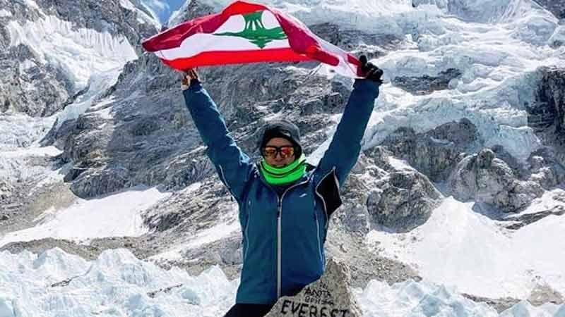 محجبة من لبنان تصل لقاعدة قمّة