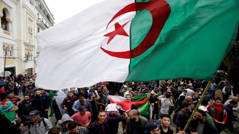 الجزائر بين رئيس جديد و