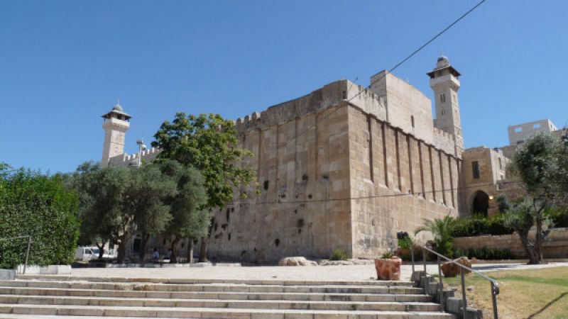 الأوقاف الفلسطينية: الاحتلال منع رفع الآذان في المسجد الإبراهيمي 78 مرة خلال تشرين الاول