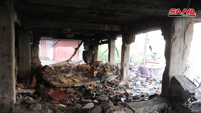 العدو يستهدف منزل قيادي في 