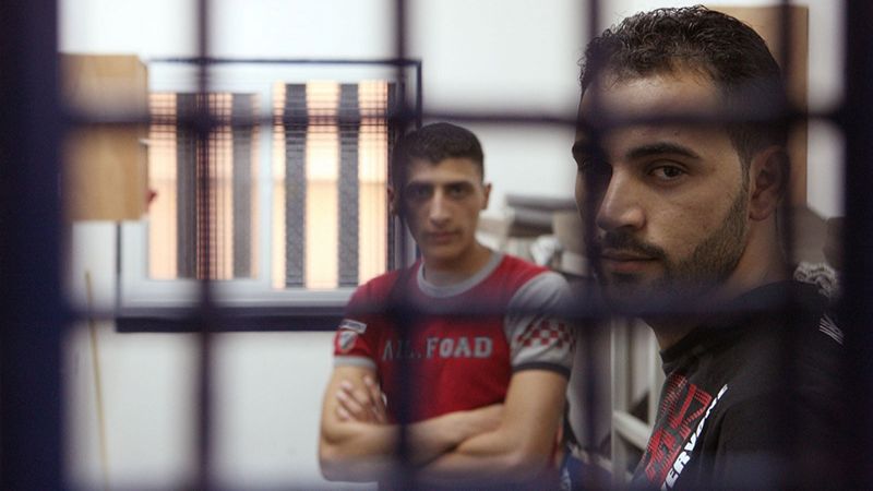 الاحتلال ينهب أموال أسرى محررين جنوب القدس