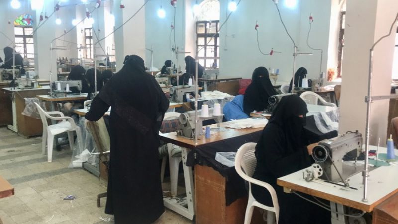 رغم الحصار.. اليمن يصنّع كمامات طبية لمكافحة