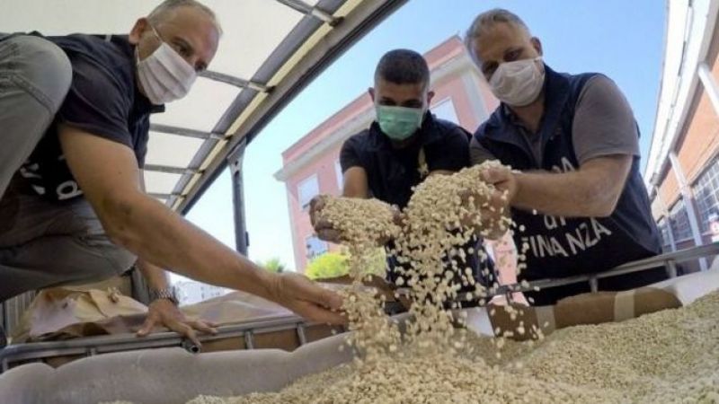 الشرطة الإيطالية تضبط 14 طنًا من الكابتاغون لتمويل 