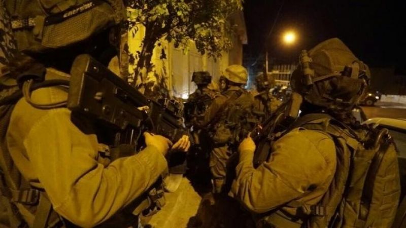 الاحتلال يعتقل فلسطينيين بالجُملة..بينهم قياديان من