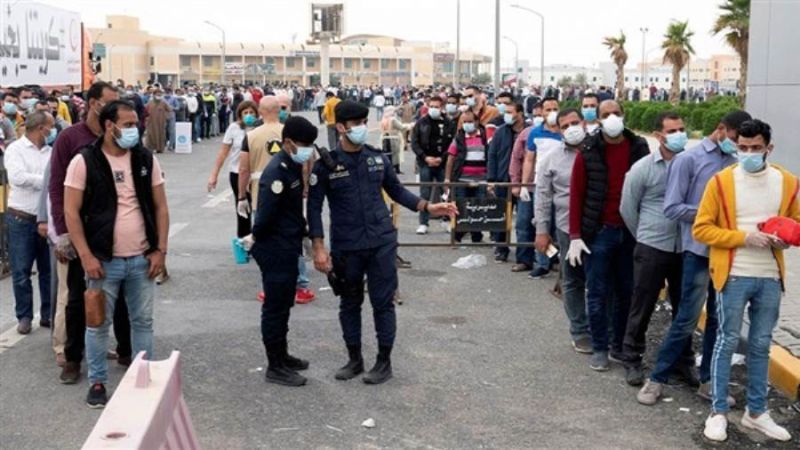 خطة حكومية كويتية لترحيل أكثر من نصف مليون وافد