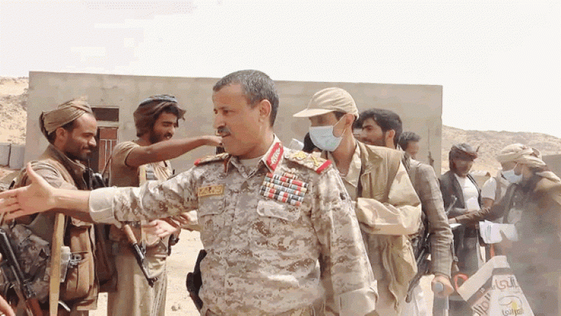 وزير الدفاع اليمني حذر تحالف العدوان من الانتقال إلى مرحلة