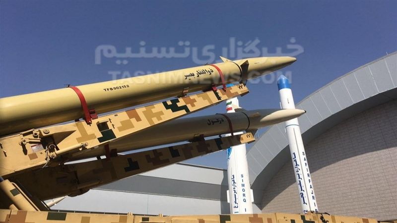 الحرس الثوري الإيراني يزيح الستار عن الصاروخ الباليستي البحري 