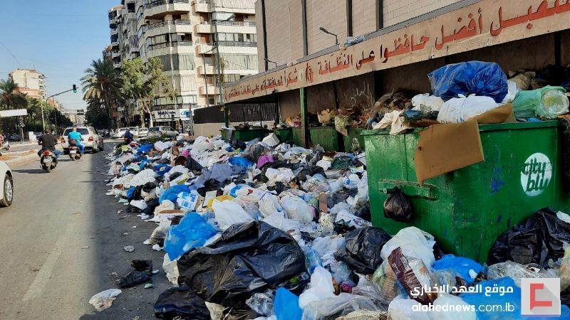 تكدّس النفايات في الضاحية مجدّدًا.. وحاكم مصرف لبنان 