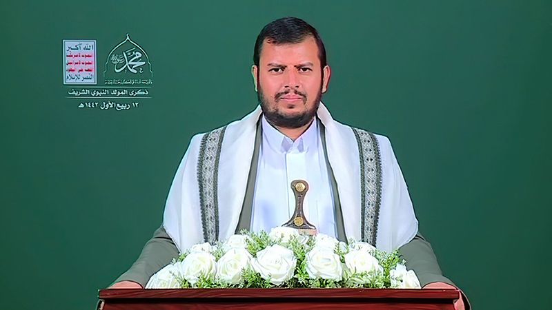 السيد الحوثي: ماكرون ليس إلاّ