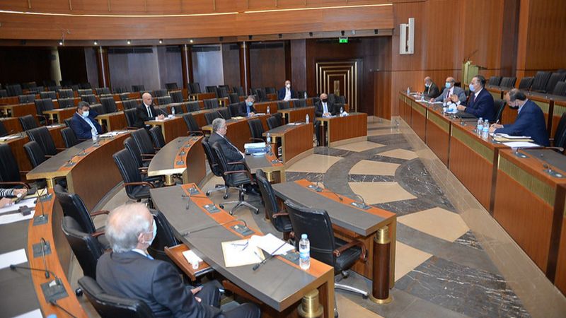 لجنة الصحة النيابية تدعو الى إقفال البلد لمدة أسبوعيْن