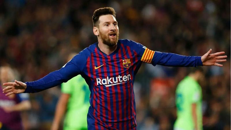 العوامل المؤثرة بقرار ميسي تمديد عقده مع برشلونة