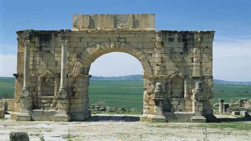 النزاع التاريخي بين
