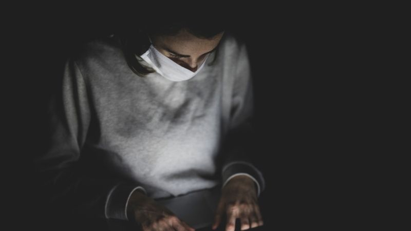 من الإصابة حتى التعافي.. لا ثبات لدى مصابي 