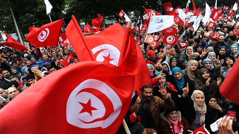 في الذكرى العاشرة للثورة التونسية: عودة الى المربع الأول